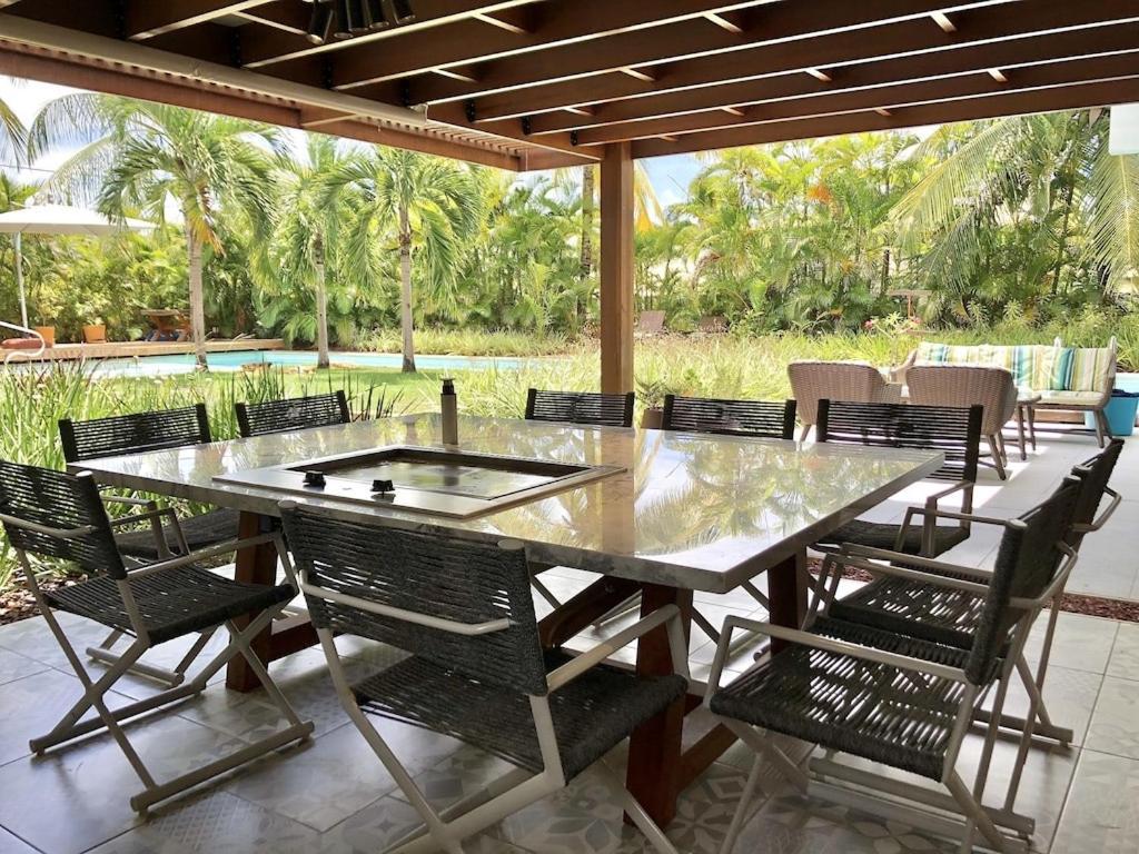 Casa De Praia Em Interlagos - 4 Suites A Poucos Metros Do Mar Camaçari エクステリア 写真