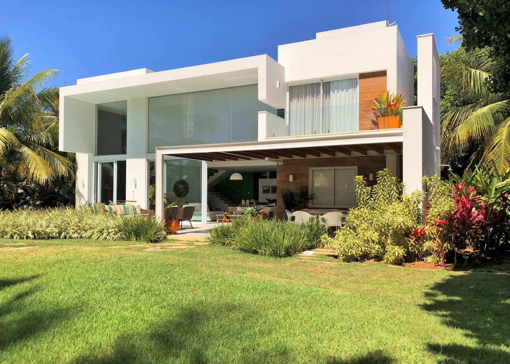 Casa De Praia Em Interlagos - 4 Suites A Poucos Metros Do Mar Camaçari エクステリア 写真