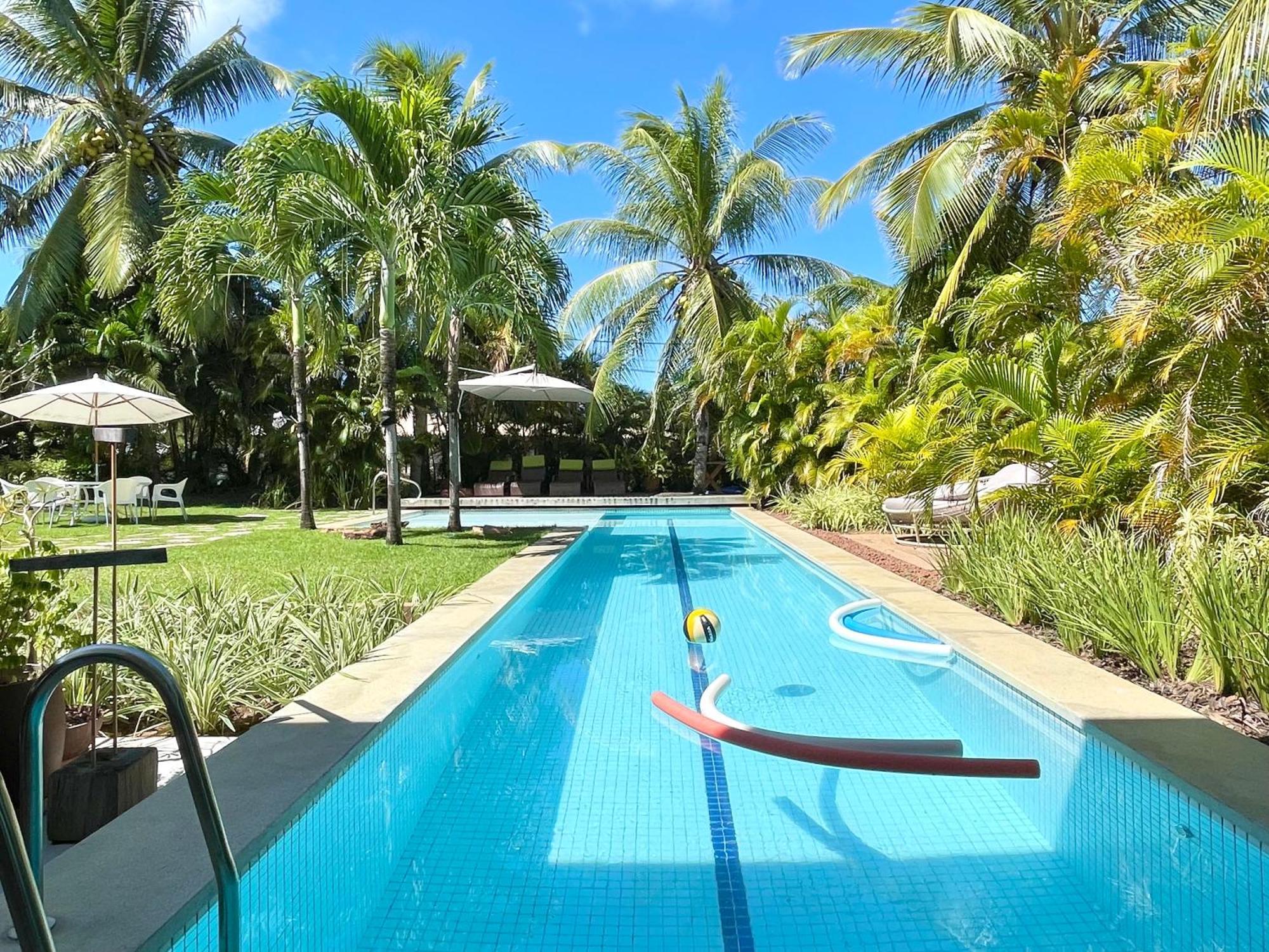 Casa De Praia Em Interlagos - 4 Suites A Poucos Metros Do Mar Camaçari エクステリア 写真