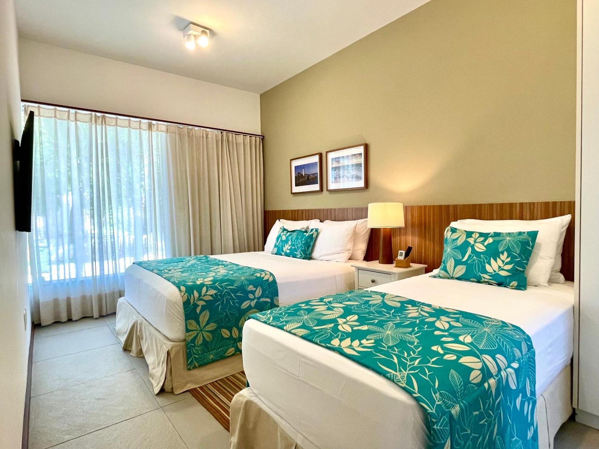 Casa De Praia Em Interlagos - 4 Suites A Poucos Metros Do Mar Camaçari エクステリア 写真