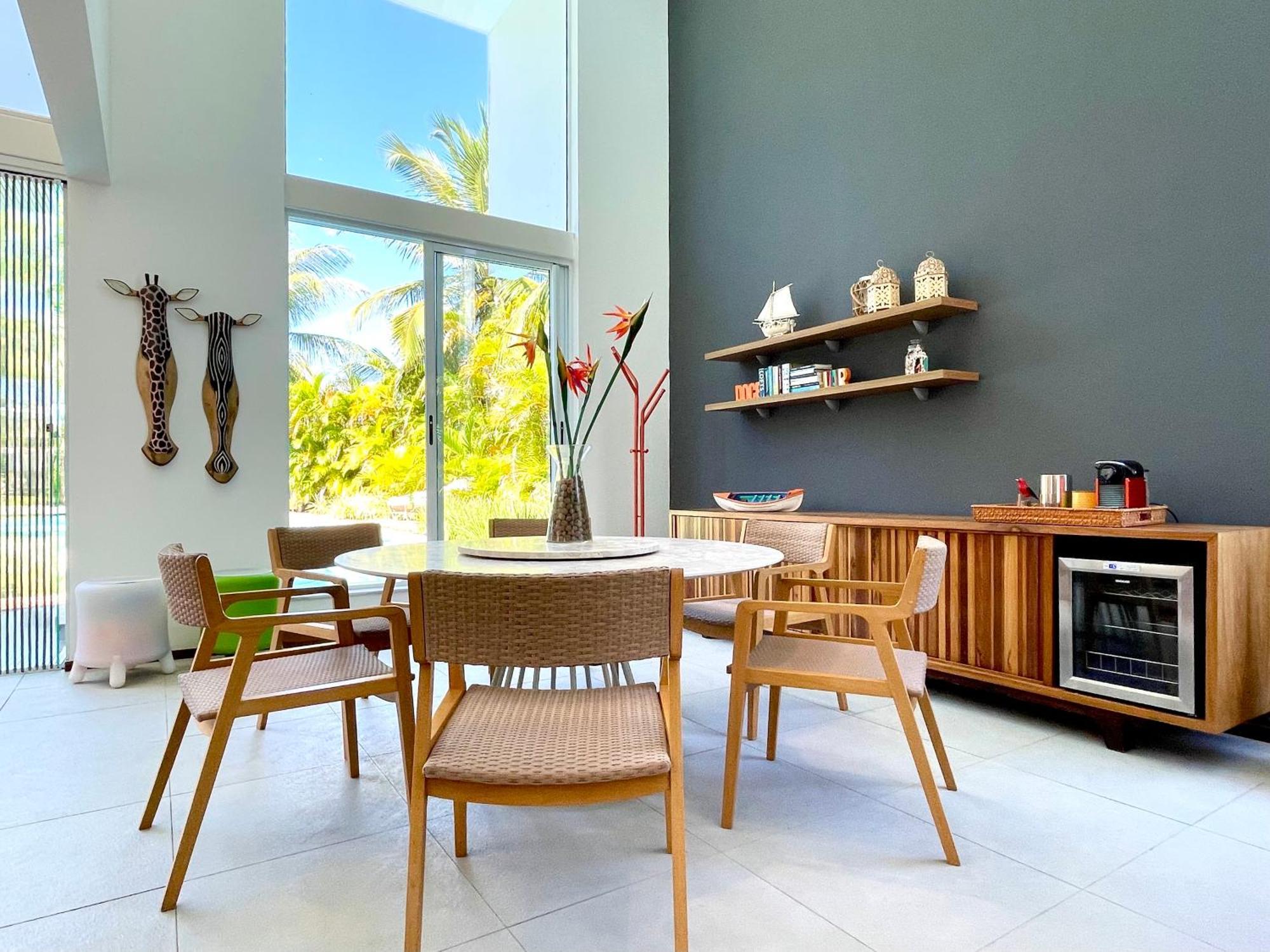 Casa De Praia Em Interlagos - 4 Suites A Poucos Metros Do Mar Camaçari エクステリア 写真
